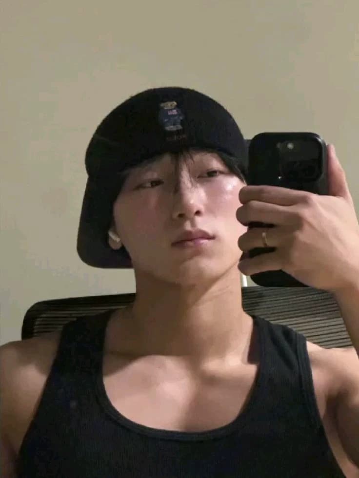 Choi San thumbnail