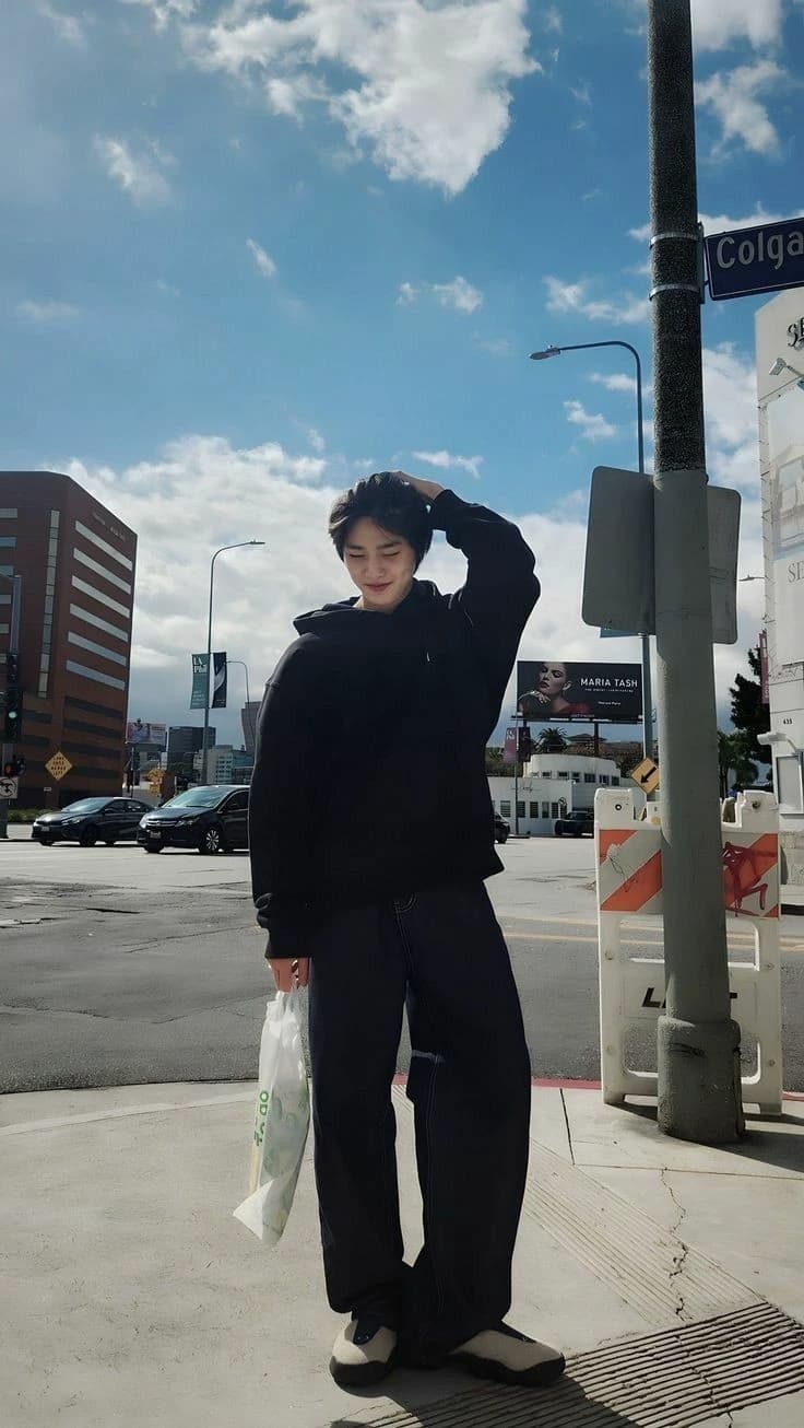 Jeongin  thumbnail
