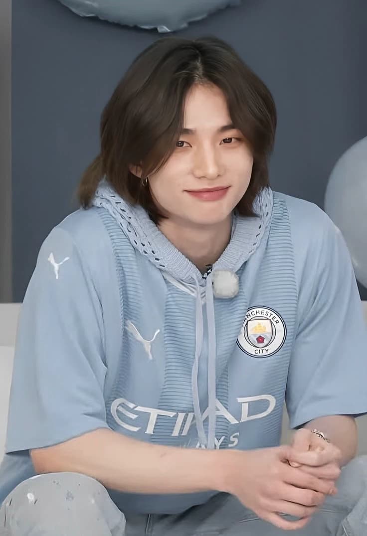 Hwang Hyunjin thumbnail