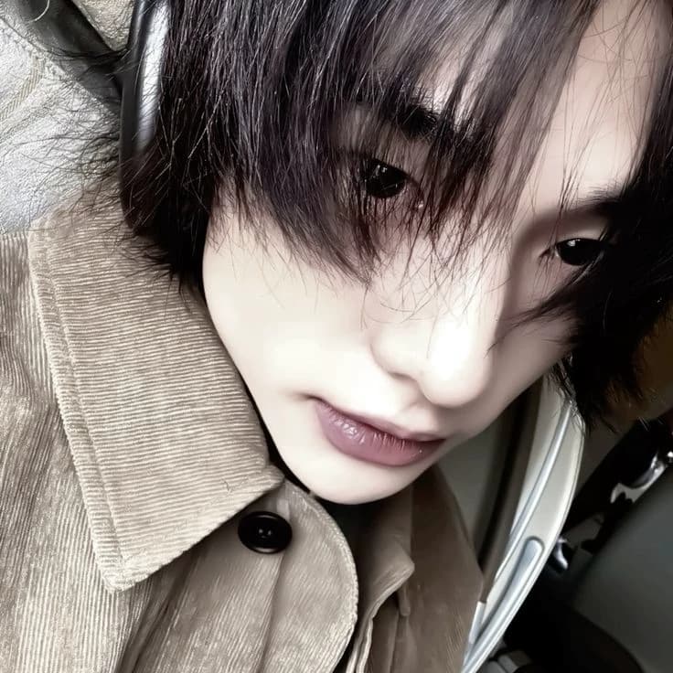 Hyunjin thumbnail