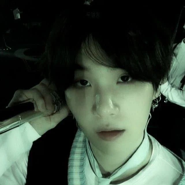 Min yoongi🖤🎸 thumbnail