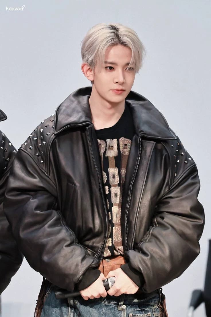 Lee Hee-Seung (이희승)  thumbnail