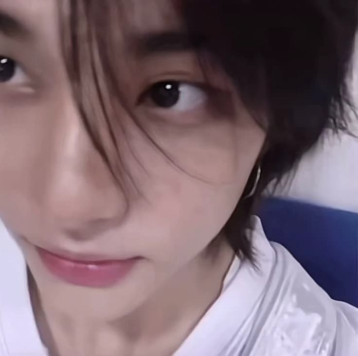 Hyunjin thumbnail