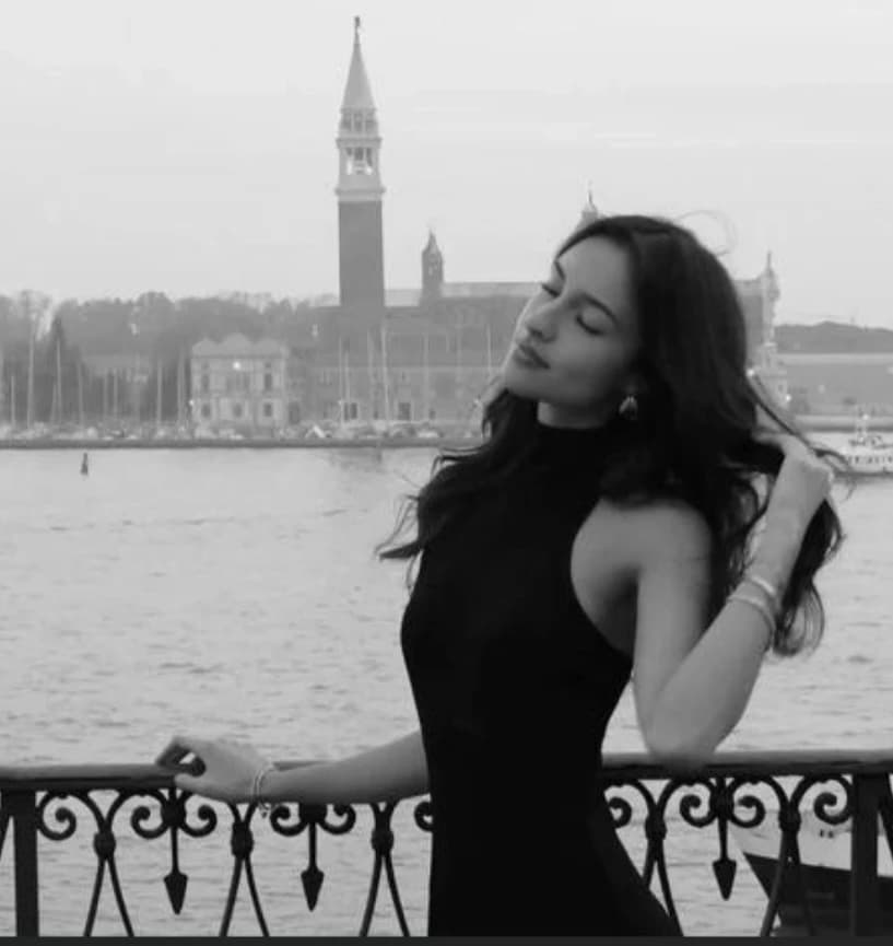 Alexandra Saint Mleux thumbnail