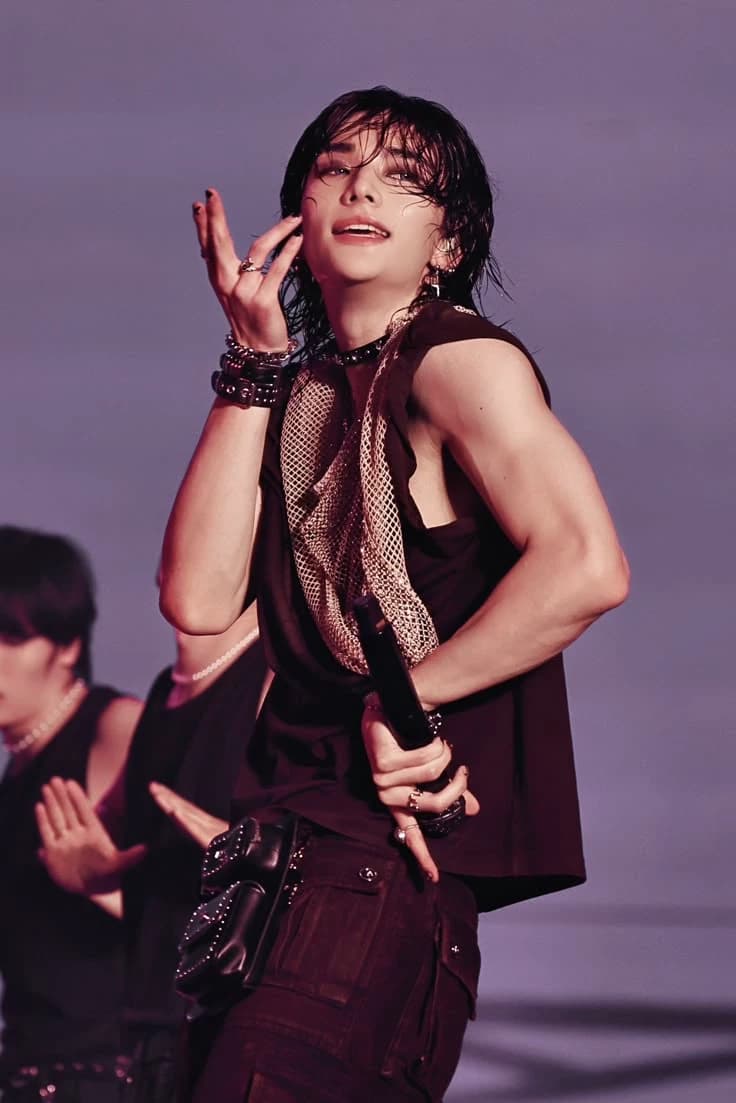 Hwang Hyunjin thumbnail