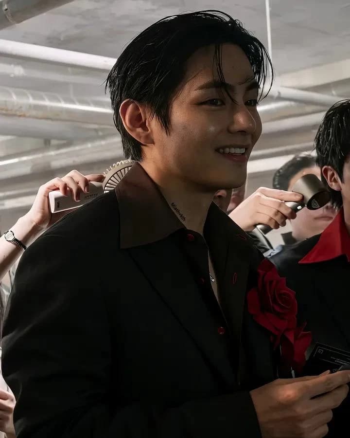 Kim Taehyung  thumbnail