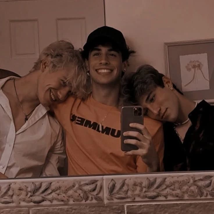"A love of three" 💗 thumbnail
