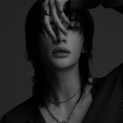 Hwang Hyunjin thumbnail