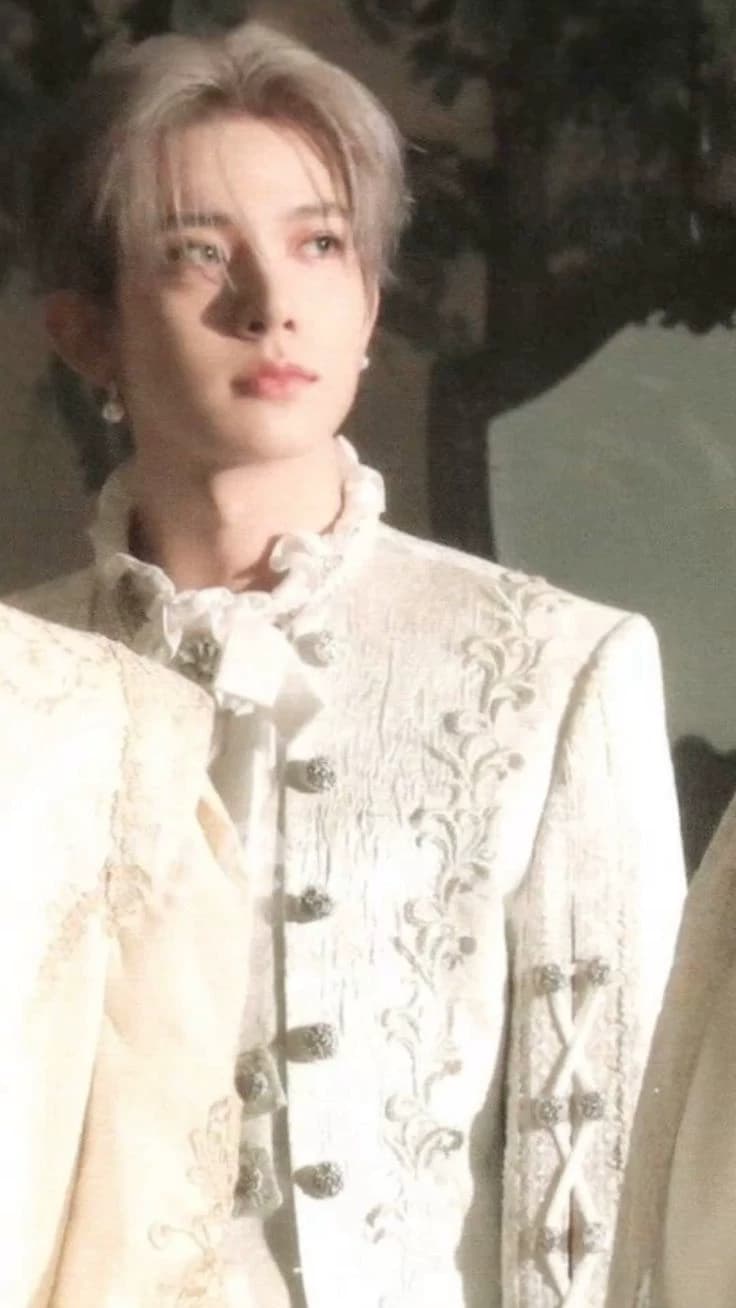 Lee heeseung thumbnail