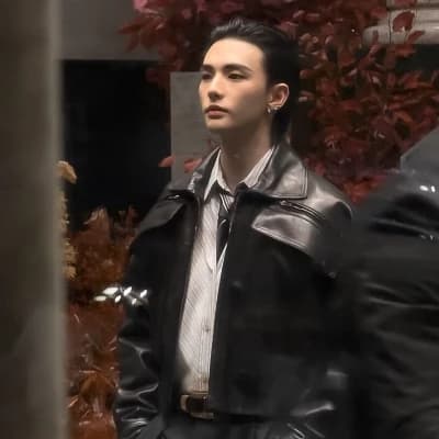 Hwang Hyunjin thumbnail