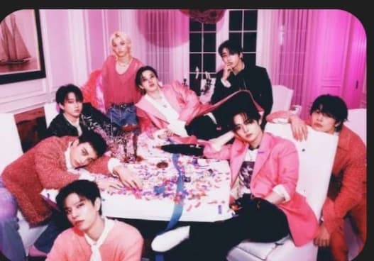 Stray kids vampires thumbnail