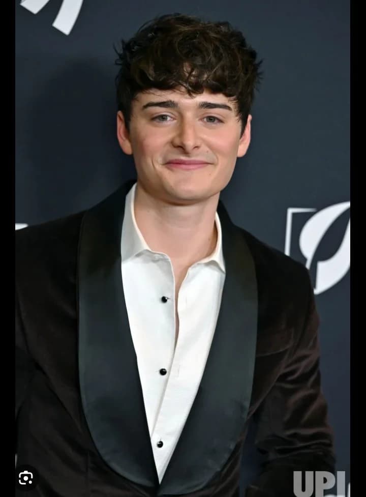 Noah Schnapp thumbnail
