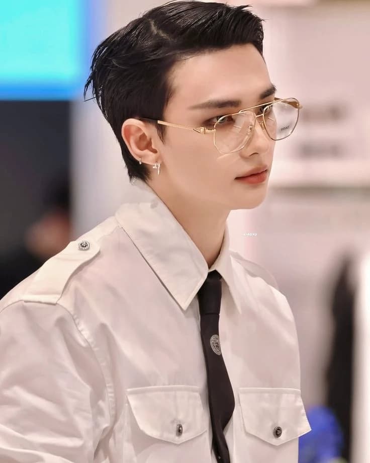Hwang hyunjin thumbnail