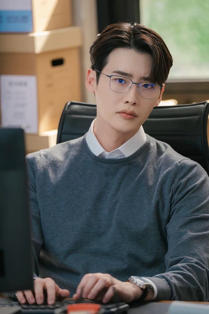 Lee Jong Suk thumbnail