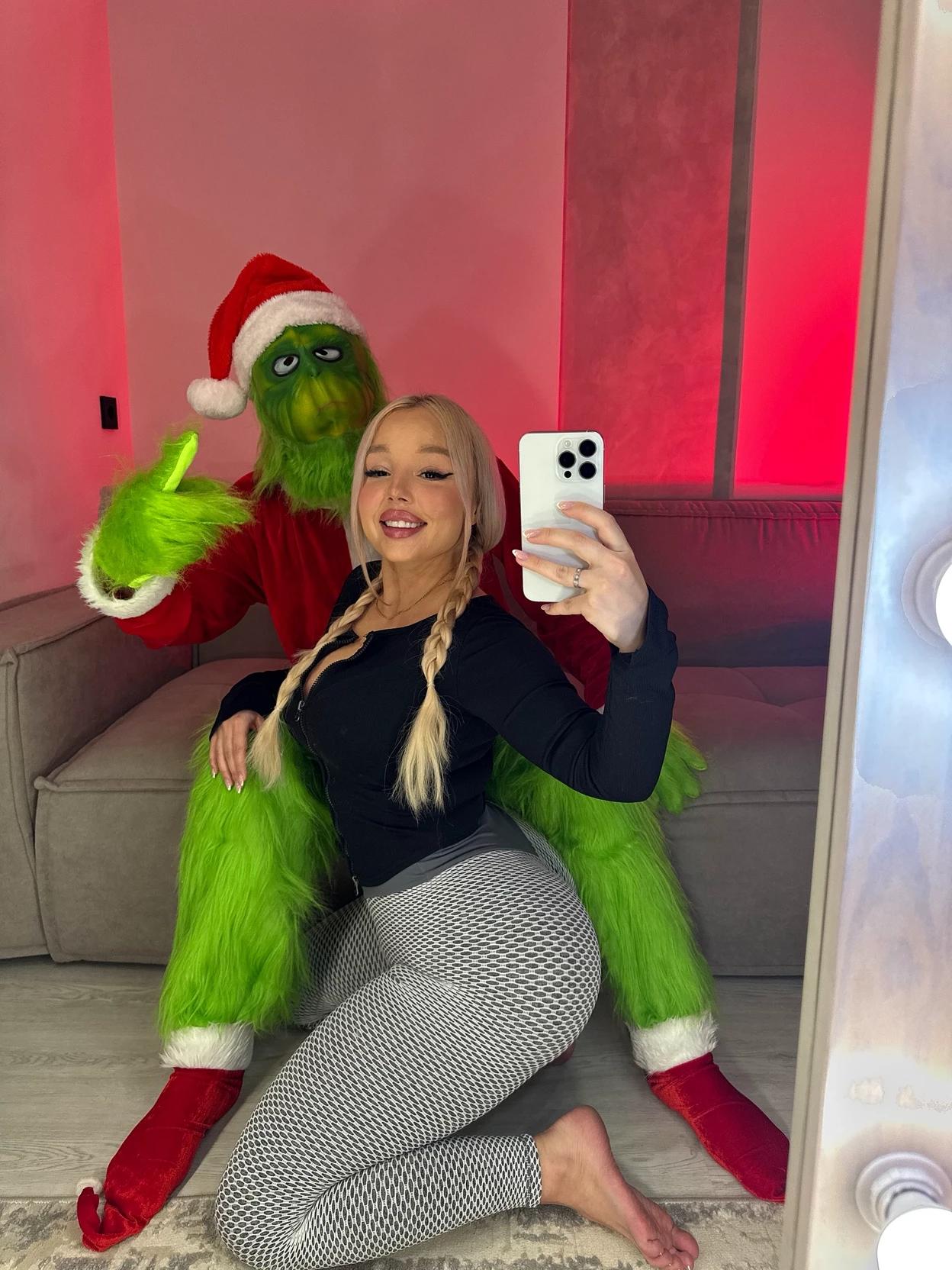 Random girl thumbnail