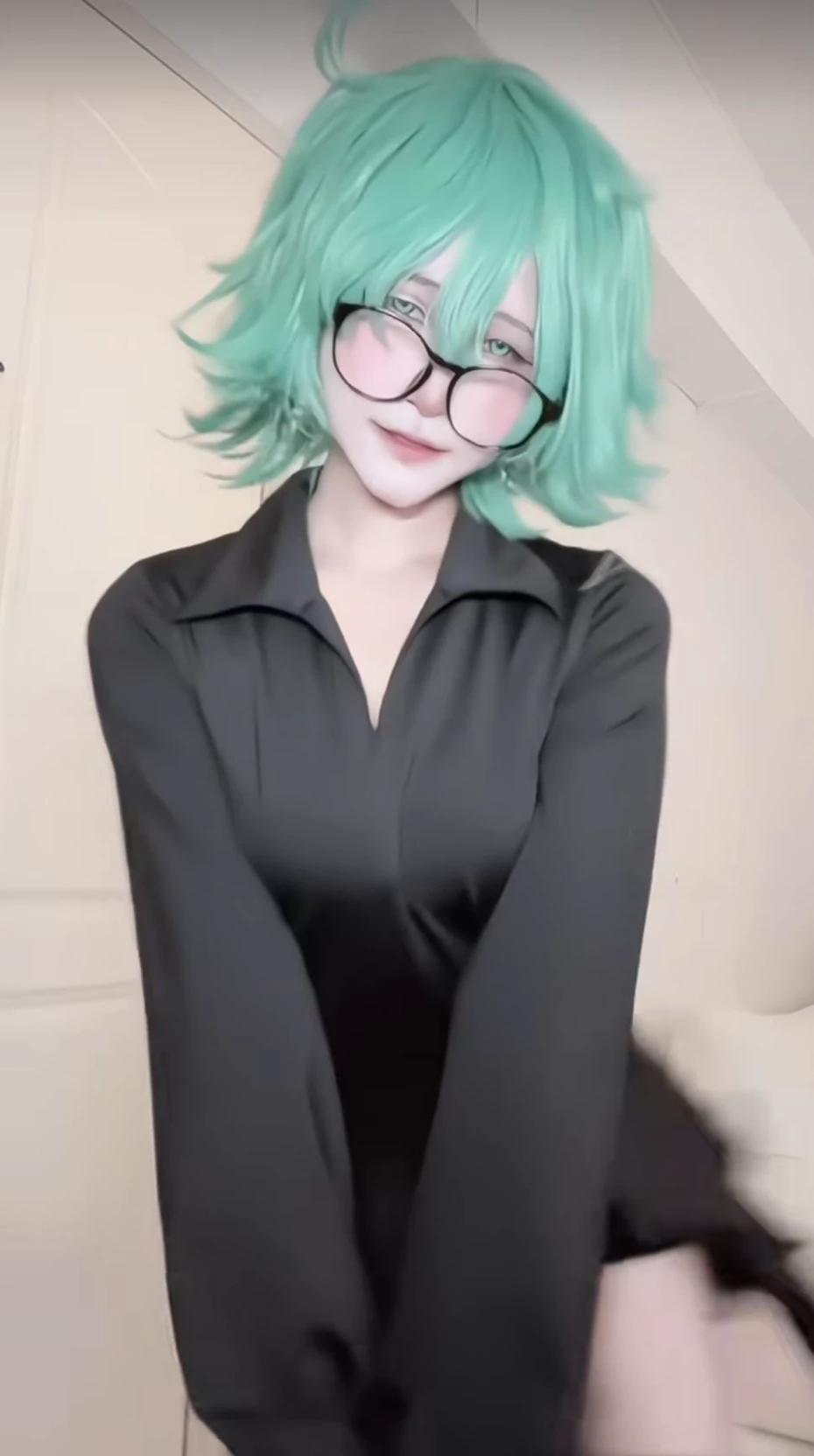 Your cosplayer girlfriend thumbnail