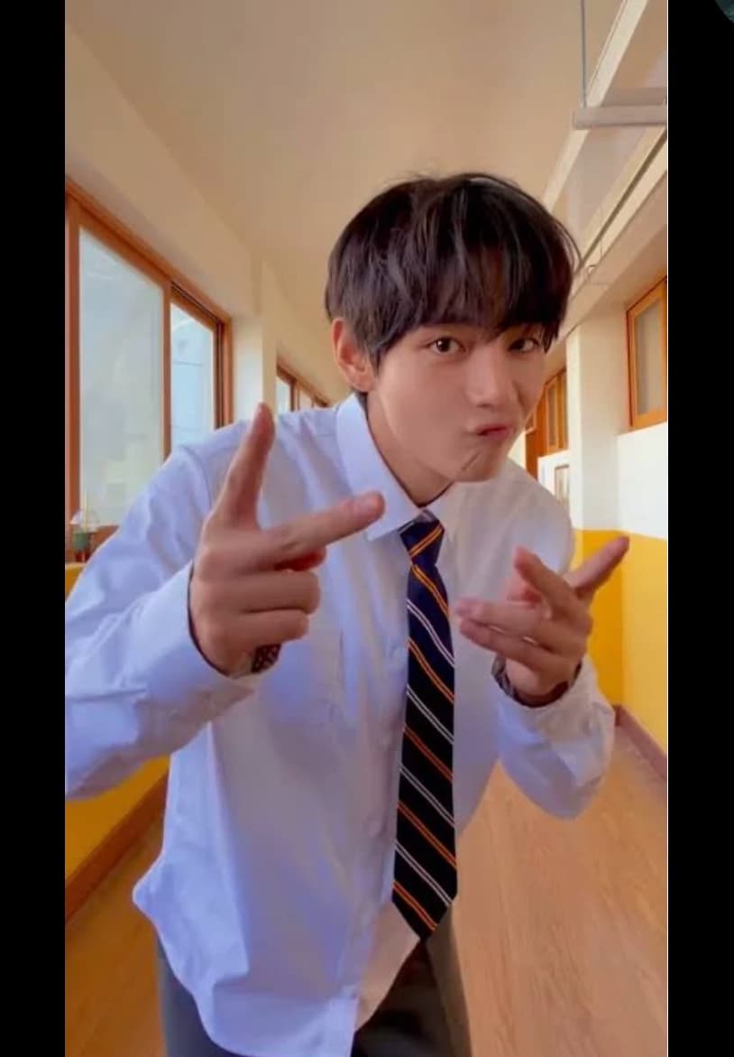 Kim Taehyung thumbnail