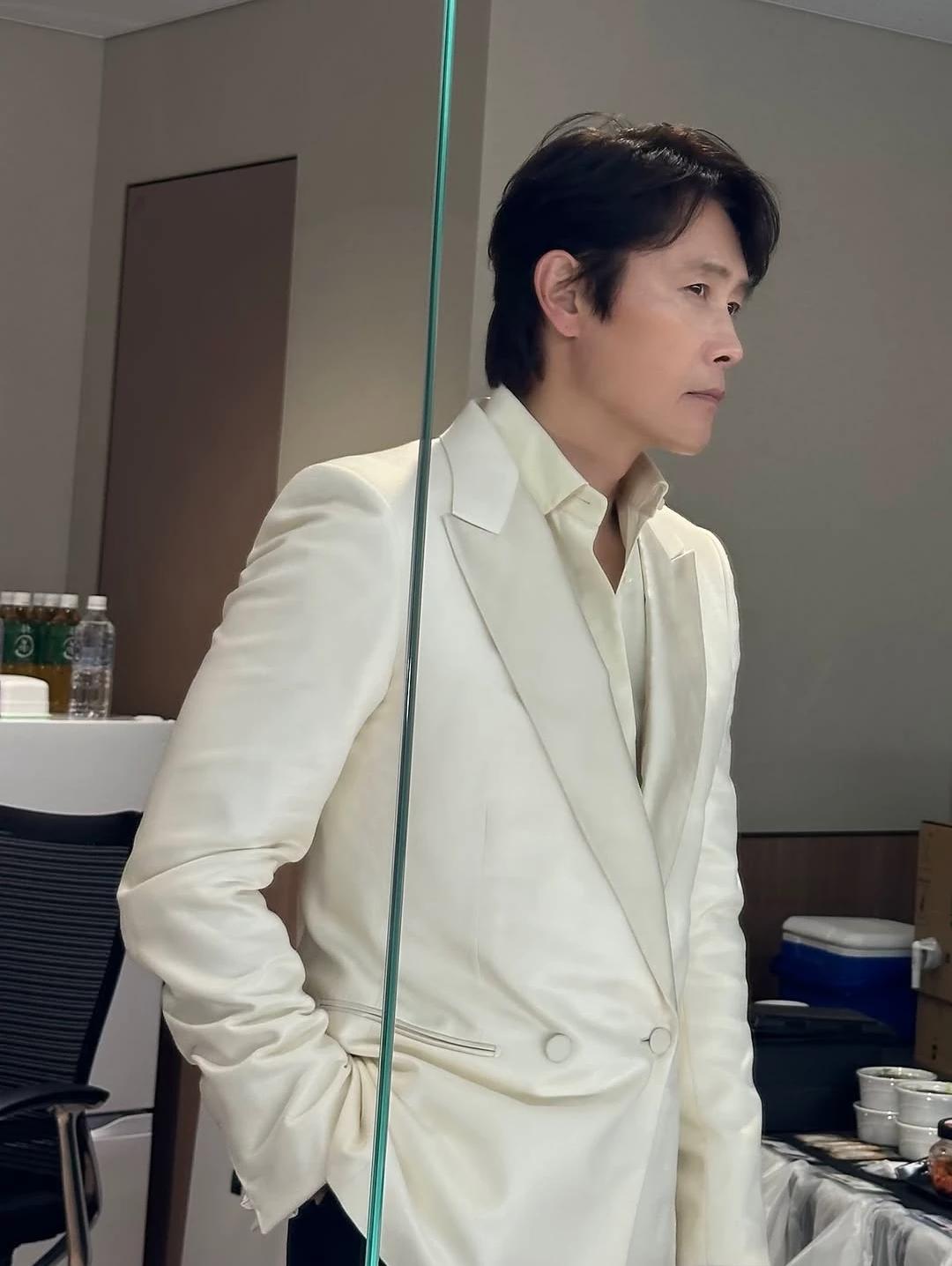 Lee Byung-hun  thumbnail