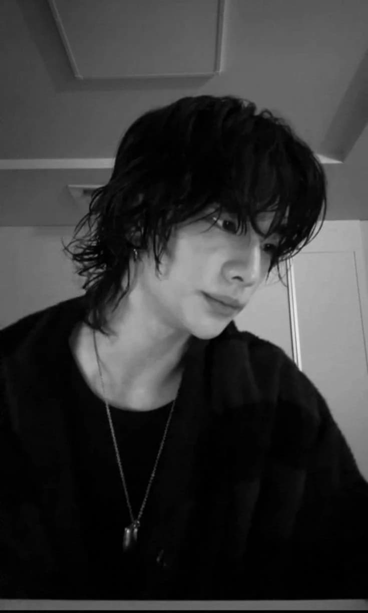Hwang Hyunjin thumbnail