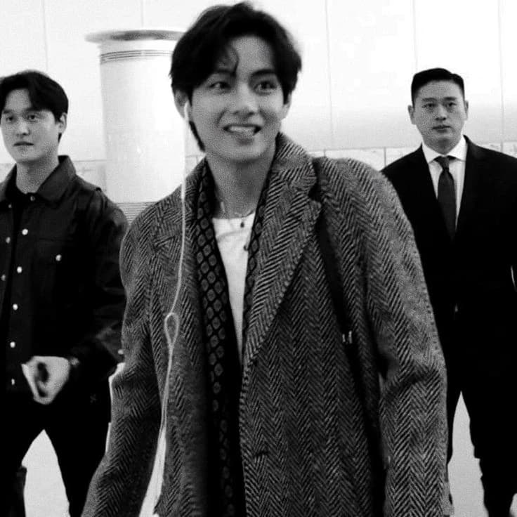 Kim Taehyung  thumbnail