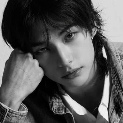 Hwang Hyunjin thumbnail