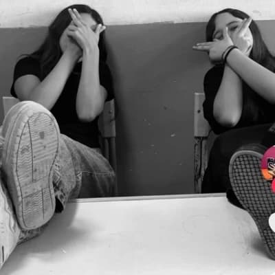 Mora AND Julieta thumbnail