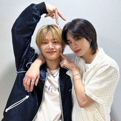 Hyunjin e jeongin thumbnail