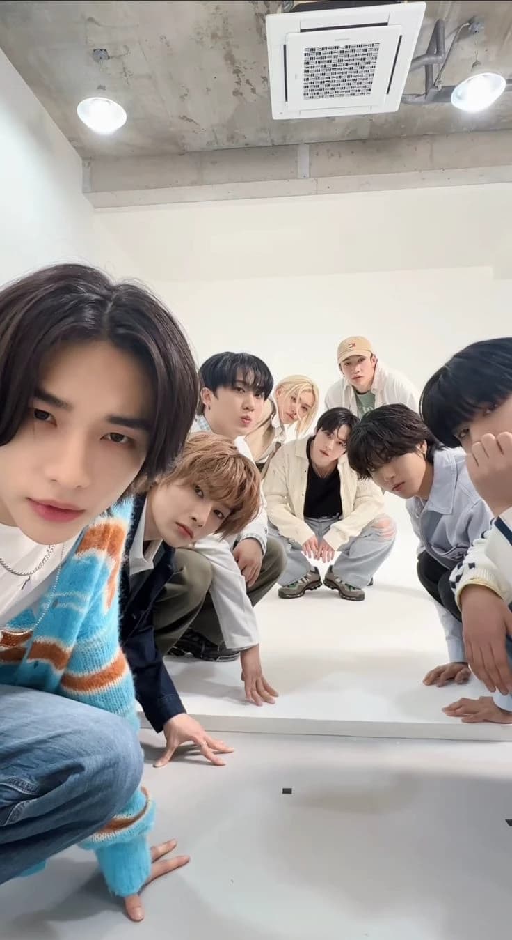 Stray Kids thumbnail