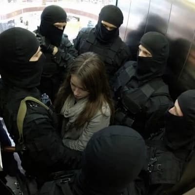 Mask soldiers in a elevator  thumbnail