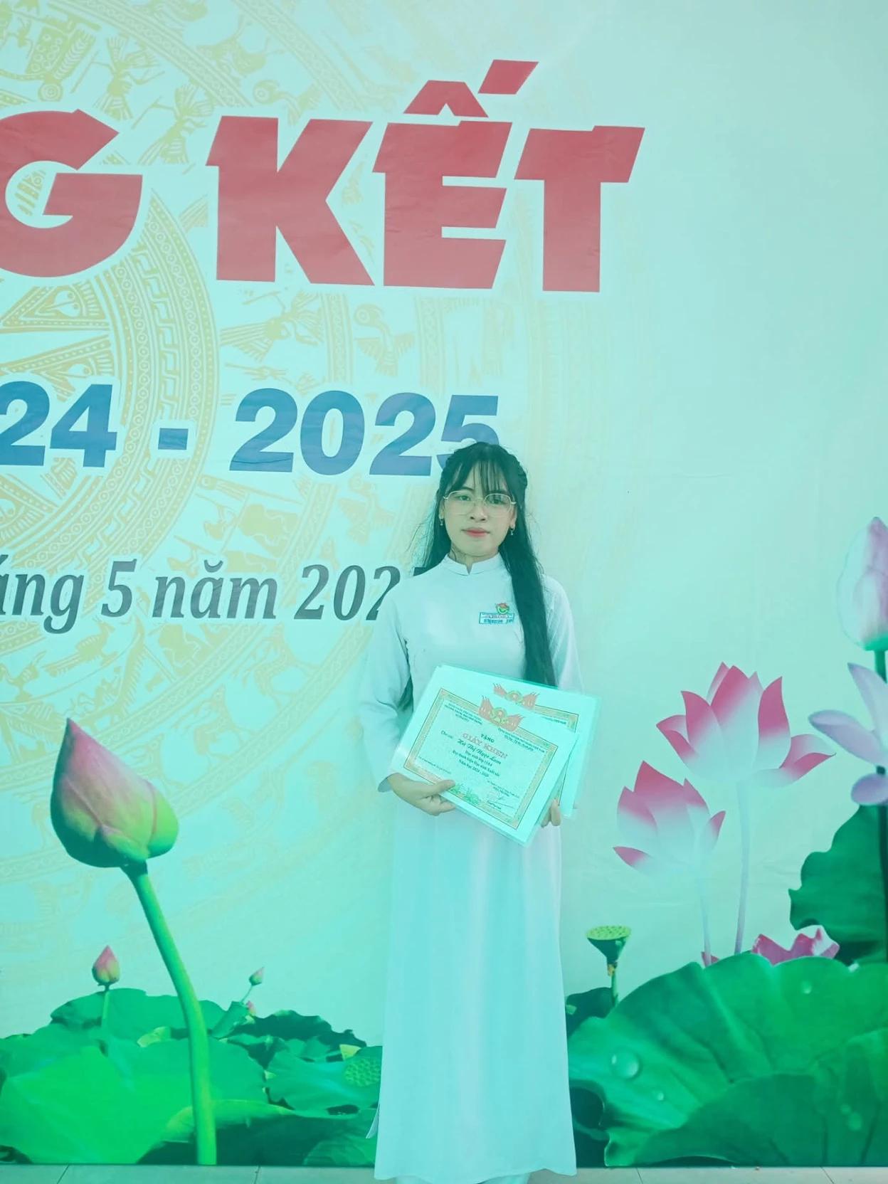 Ngoc Lam (full name: Ha Thi Ngoc Lam) thumbnail