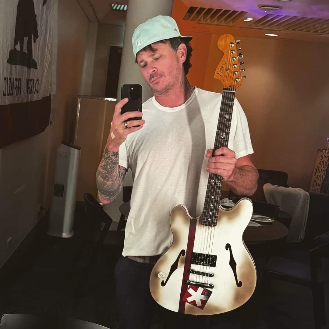 Tom delonge thumbnail