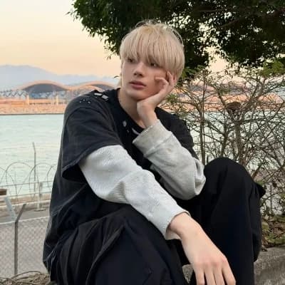 Huening Kai thumbnail