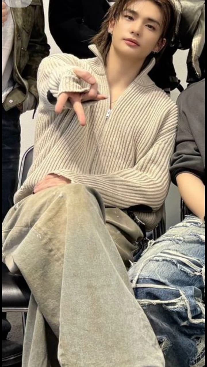 Hyunjin thumbnail