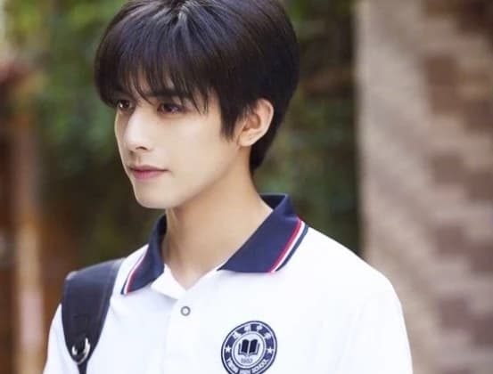 Fei Long (an unruly student who is the son of a rich man) thumbnail