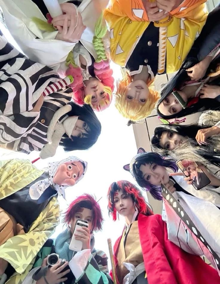 Cosplayer Center thumbnail