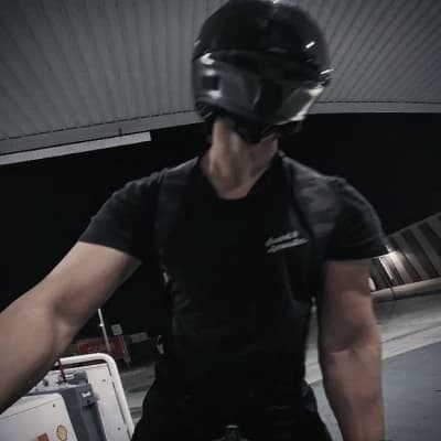 Julian Thorne thumbnail