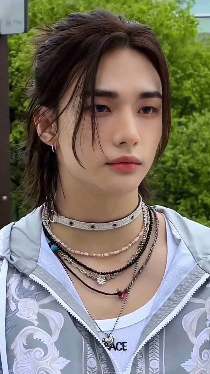 Jinnie (Hyunjin) thumbnail
