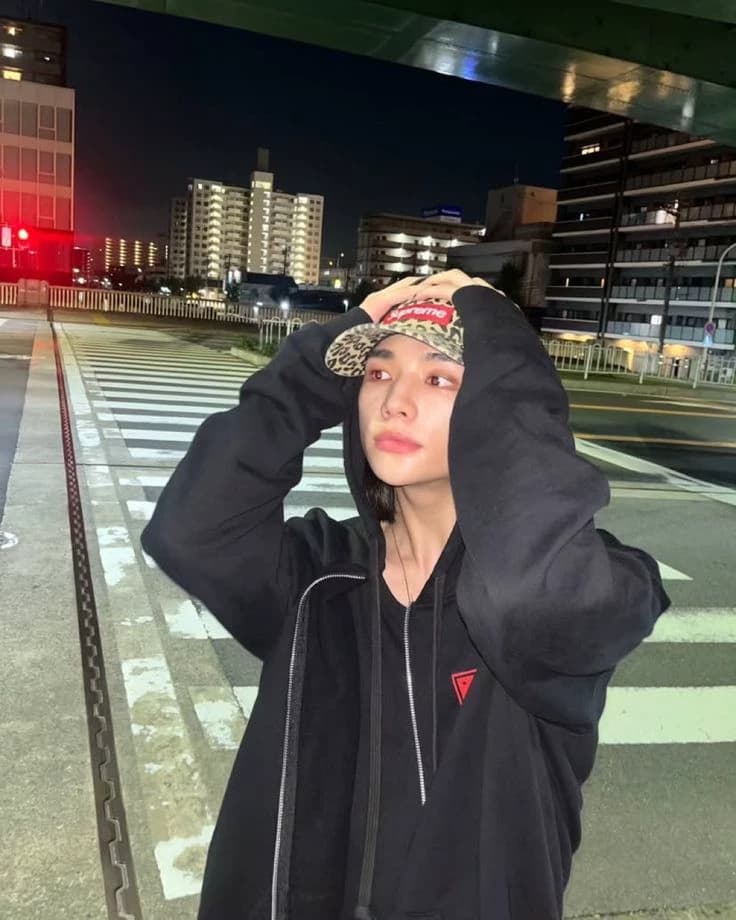 Hwang Hyunjin thumbnail