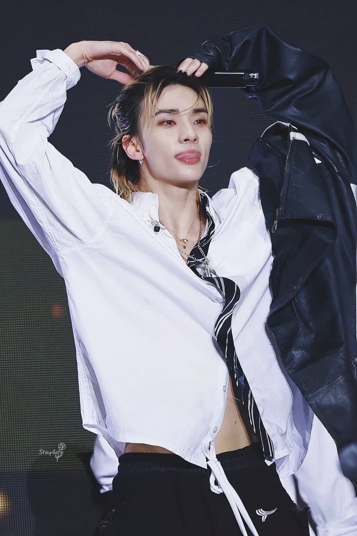 Hwang Hyunjin thumbnail