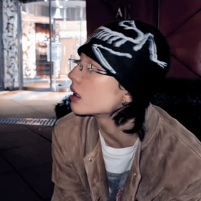 Hwang Hyunjin thumbnail