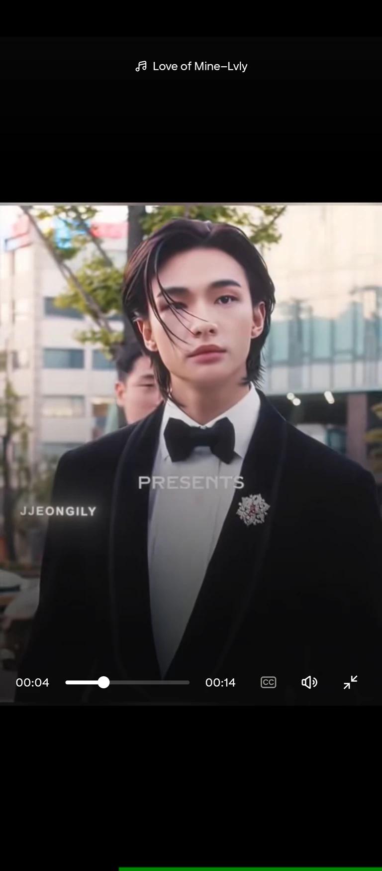 Hwang Hyunjin thumbnail