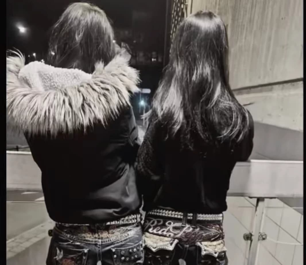 Confident girls thumbnail