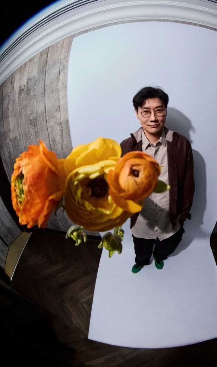 Hwang Dong-hyuk thumbnail