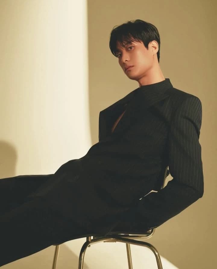 Lee myeong ro thumbnail