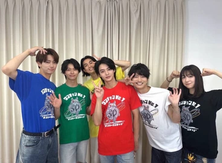 No.1 Sentai Gozyuger Cast 2 thumbnail