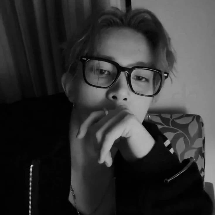 Lee Heeseung | ૮ ․ ․ ྀིა thumbnail