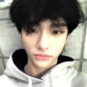 hyunjin thumbnail