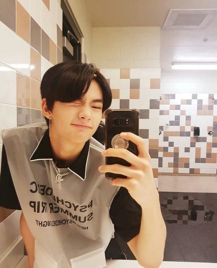 Hyunjin thumbnail