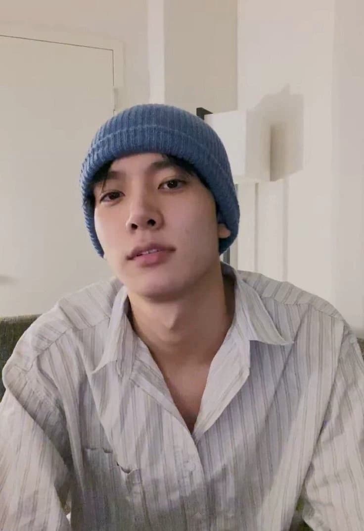 Lee Heeseung  thumbnail