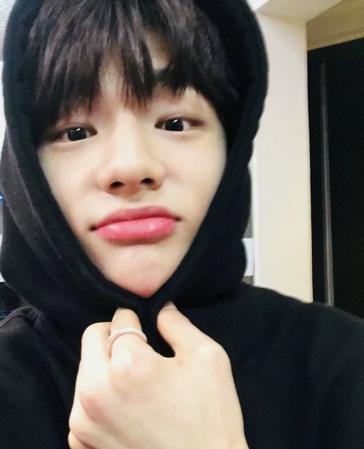 Hyunjin thumbnail